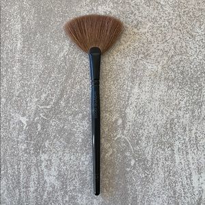Wayne Goss Fan Brush 15 (discontinued)